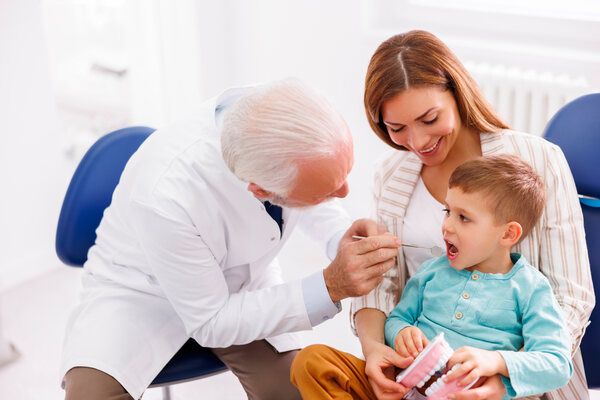 How to Maintain Healthy Gums in Kids